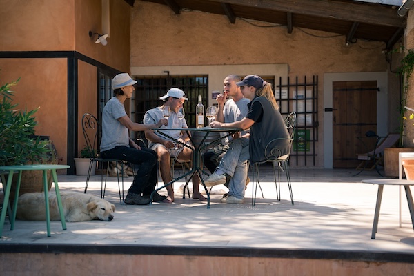Photo Domaine Gavoty - invité de l'Association Beaujol'art - dégustation de vin à bien boire en Beaujolais BBB