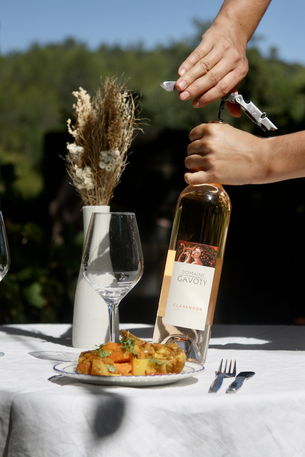 Photo Domaine Gavoty - invité de l'Association Beaujol'art - dégustation de vin à bien boire en Beaujolais BBB